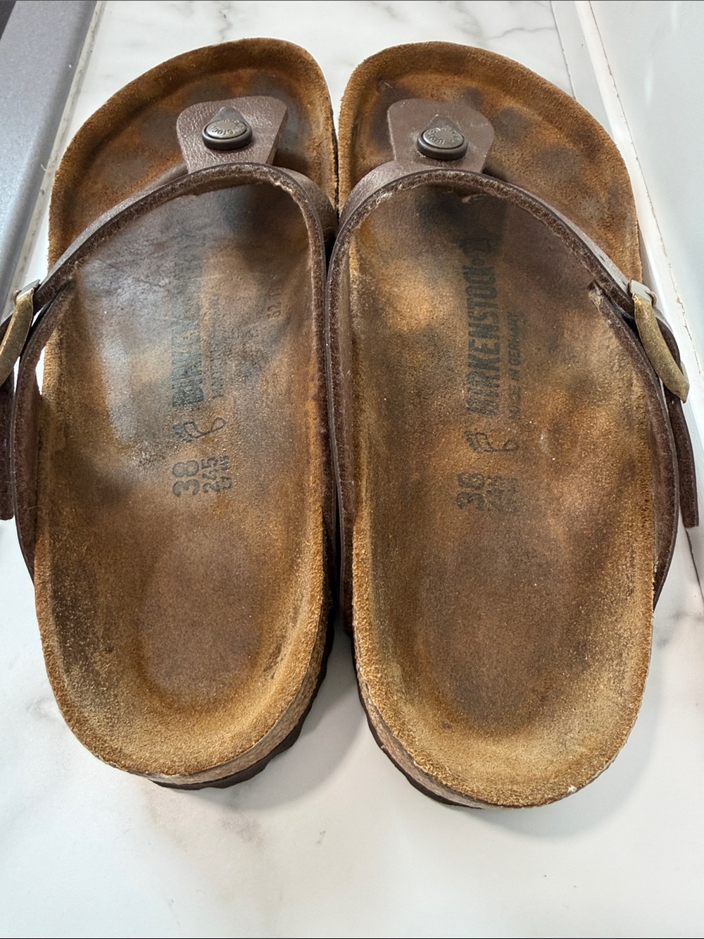 Birkenstock Gizeh Golden Brown Birko-Flor Regular Width Sandals Women’s Size 38 - Picture 3 of 6